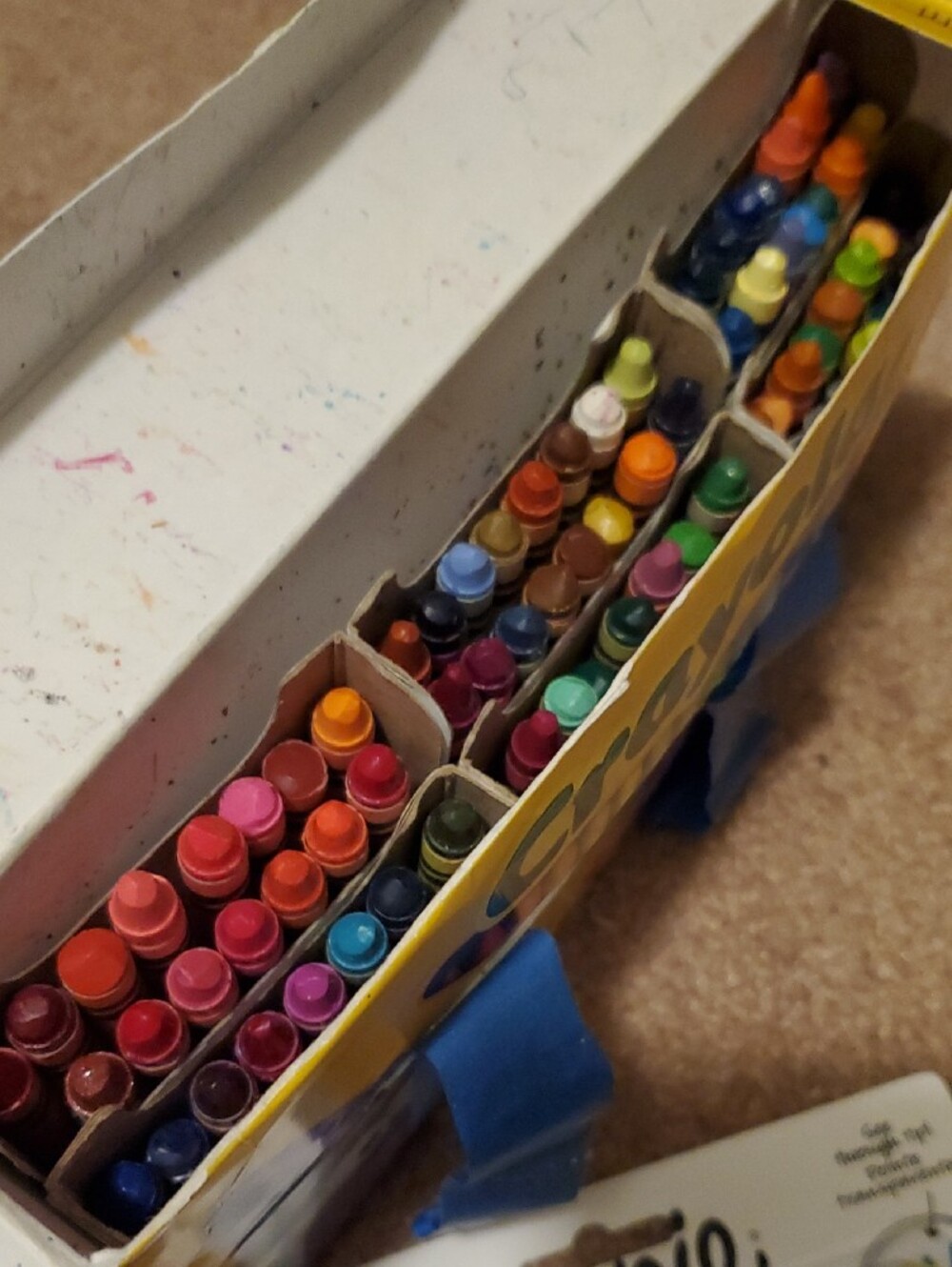Crayons pack - Picture 3 of 10
